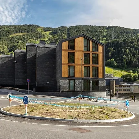 Luxurious Mountain Gem Enjoy Nature Gym Sauna Pool L By Bonesvacances شقة التارتر